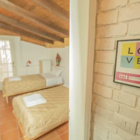 Mosaic Vandrerhjem Tirana