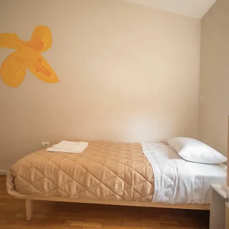 Hostal Mosaic *
