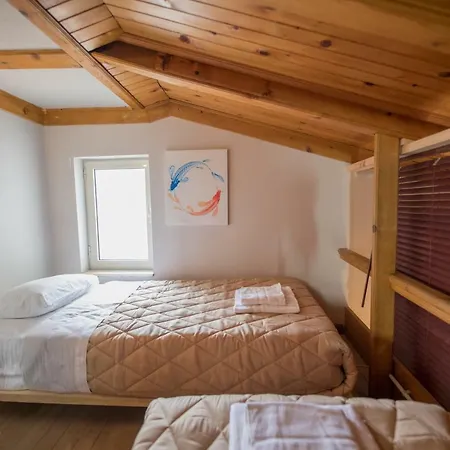 Mosaic Hostel *