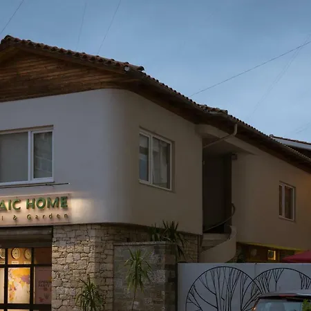 Mosaic Hostal *