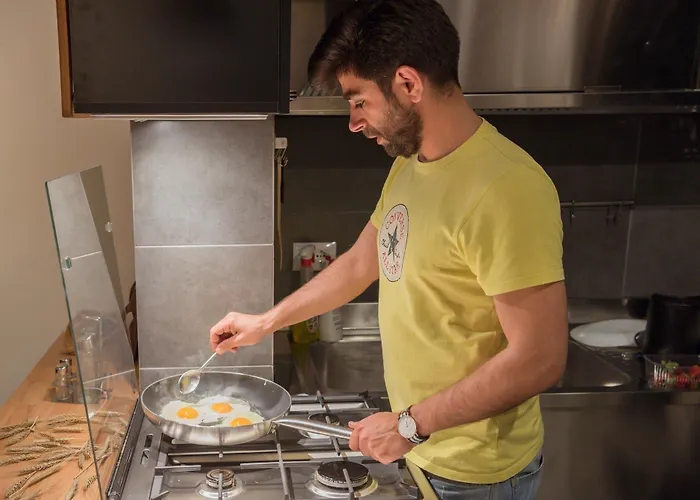 Mosaic Hostel Τίρανα