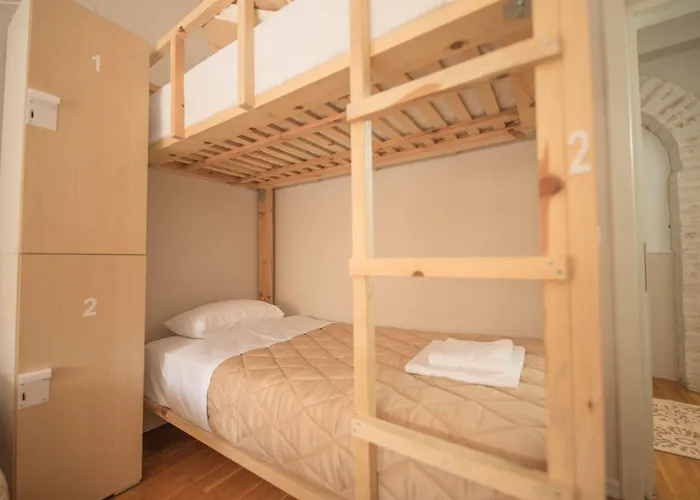 Mosaic Hostel Τίρανα