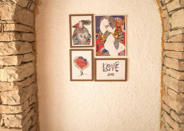 Hostel Mosaic Τίρανα