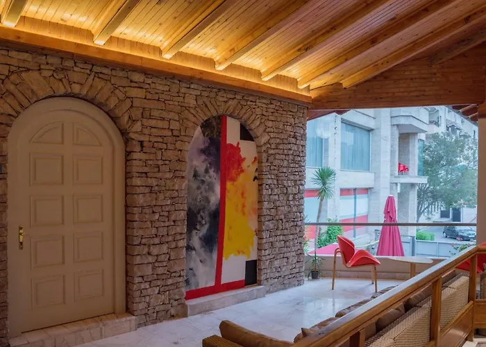 Mosaic Hostel Τίρανα